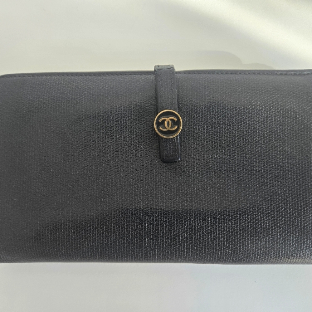 Chanel Black Caviar Sevruga Continental Interlocking Long Bi-fold Wallet